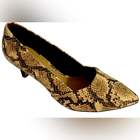 NWT Clarks Collection Taupe Snake Kitten Heels 2.5”, Animal Print, Sz 9.5, Pumps - Picture 1 of 12